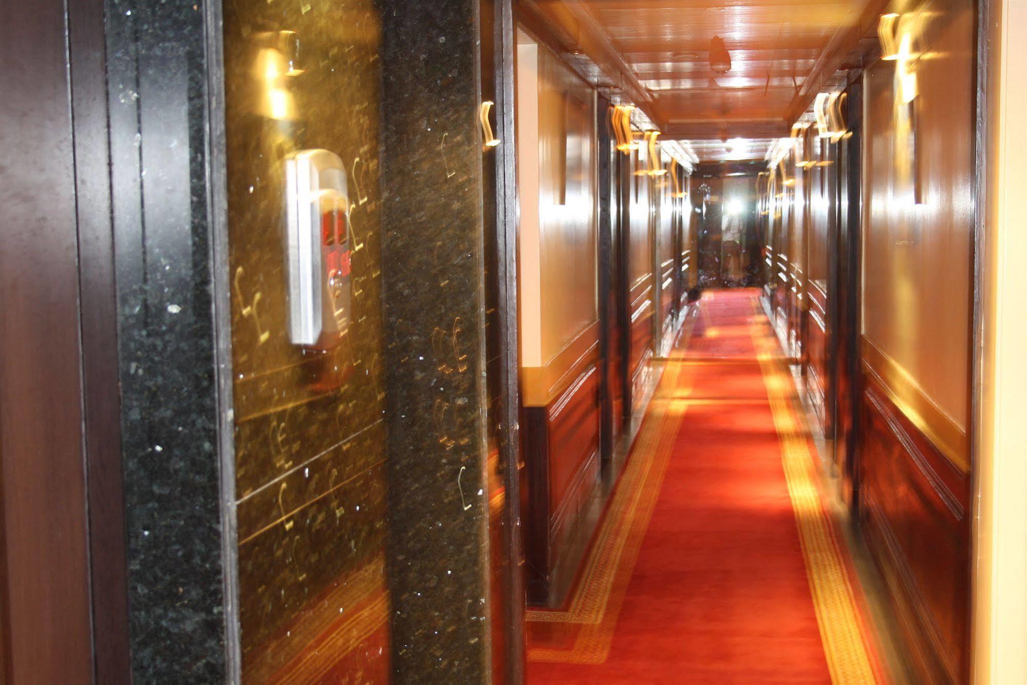 Grand Hotel Бейрут Экстерьер фото